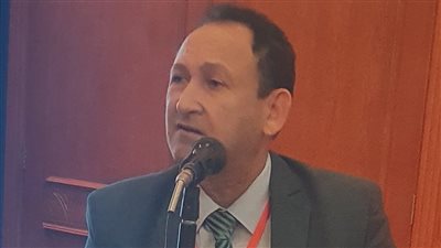 المؤتمر الدولي للطفل العربى والأفريقى يكرم نائب رئيس مجلس الدولة ويمنحه درع التميز