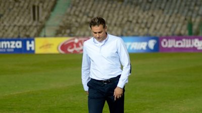 خالد جلال ينفعل على عنتر بمباراة الإسماعيلي