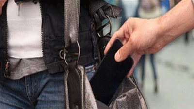 ضبط عاطل سرق هواتف من المواطنين بأسلوب النشل في الأميرية