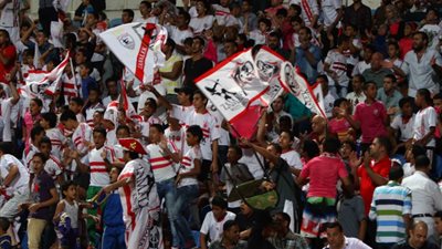 جماهير الزمالك تهز برج العرب بهتاف «الله حي.. الكاس جي»