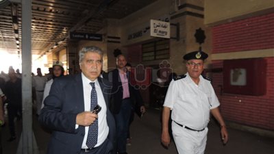 مدير شرطة النقل يتفقد خدمات مترو الأنفاق ويقود حملة لإزالة الإشغالات
