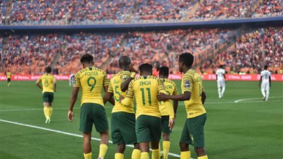 جنوب أفريقيا تتقدم على غانا بهدف في الشوط الأول