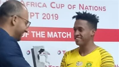 لوثر سينج رجل مباراة جنوب أفريقيا وغانا (صور)