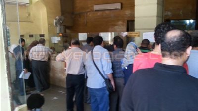 بالصور.. إقبال متوسط على «بريد رمسيس» لحجز شقق محدودي الدخل