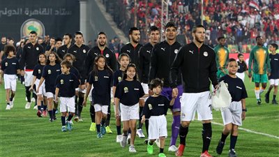 ممر شرفي من لاعبي المنتخب الأوليمبي لكوت ديفوار