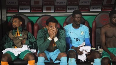 الحزن يسيطر على لاعبي كوت ديفوار بعد خسارة اللقب الأفريقي (صور)