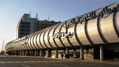 تأخر إقلاع رحلتين في مطار القاهرة بسبب ظروف التشغيل