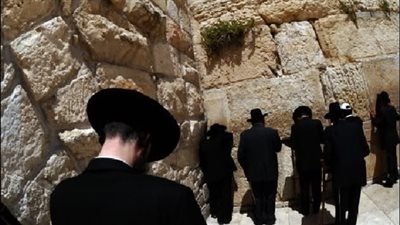 نشرة «الصحف العبرية».. إجازة الصيف «كابوس» لفتيات مصر بسبب الختان.. خارجية الاحتلال تجند كبار القانونيين لمجابهة نزع الشرعية الدولية..والجالية اليهودية بأمريكا منقسمة بشأن الاتفاق 