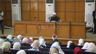 وزير الأوقاف: بناء الدولة قائم ببقاء القائد في قلب دولته (صور)