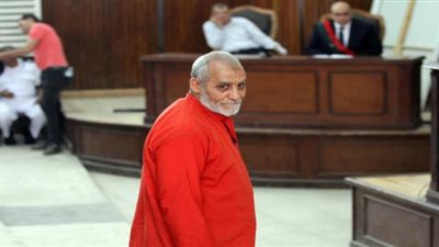 بدء جلسة محاكمة بديع و738 آخرين في «فض اعتصام رابعة»