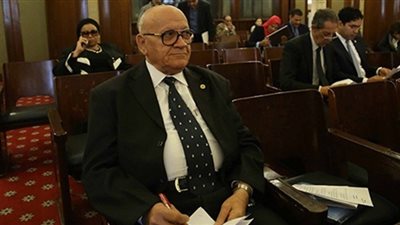 العليمي يطالب بإسقاط ديون المؤسسات الصحفية وحصر أراضي الأوقاف