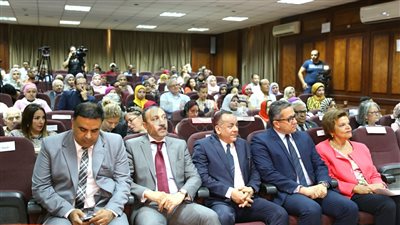 وزير الآثار يفتتح الملتقى السنوي للبعثات (صور)