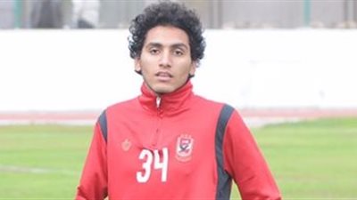 ثلاثي الأهلي يكتفون بالجري حول الملعب في مران الفريق