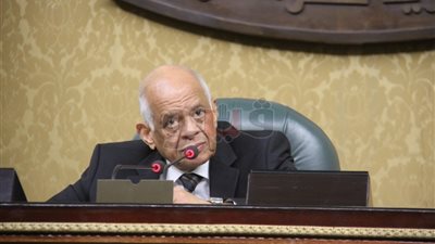 عبد العال يحذر النواب من التوقيع على مشروعات القوانين بالمجاملة