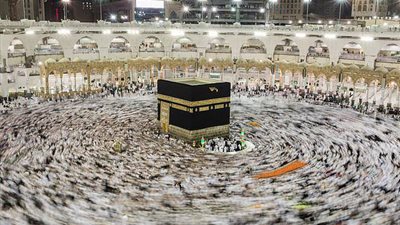 السياحة تبدأ إصدار باركود العمرة لأولى الرحلات (مستندات)