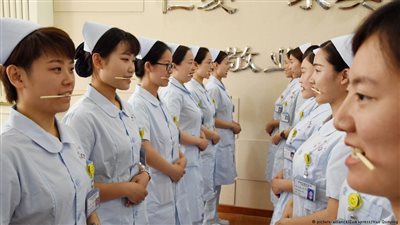 الصين.. طرق مبتكرة للاحتفال باليوم العالمي للابتسامة