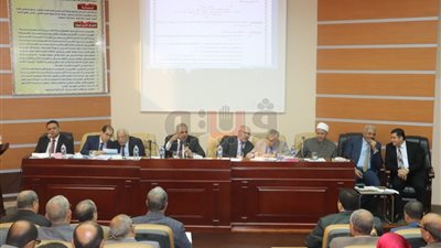 7 ملفات على طاولة اجتماع مجلس جامعة الأزهر بكلية القرآن بطنطا (صور)