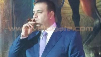 سيجار محافظ الفيوم يشعل مواقع التواصل الاجتماعي