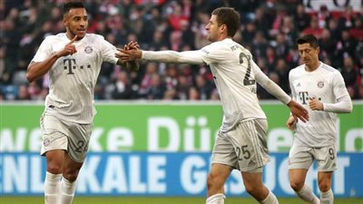 بايرن يسحق دوسلدورف برباعية في الدوري الألماني