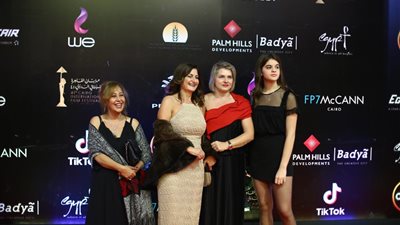 نجوم الفن في العرض العالمي الأول لـ