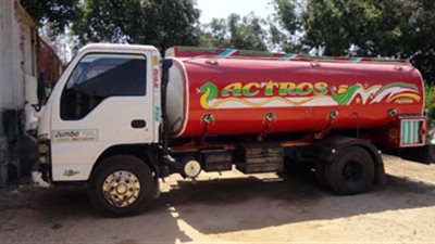 ضبط سائق متلبسا بسرقة زيت خام من إحدى الشركات برأس غارب