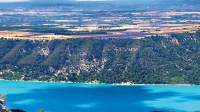 سقطري.. خطة مثلث الشر للسيطرة على «جزيرة الشيطان» في اليمن