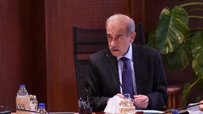 رئيس الحكومة يناقش الموازنة الاستثمارية لوزارة الصحة والسكان