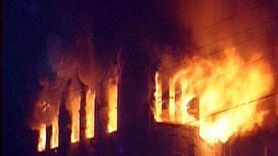 مجهولون يشعلون النيران في حى عين شمس