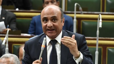 وزير مجلس النواب في عزاء خالد محيي الدين بمسجد المشير