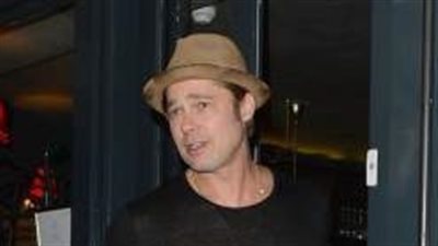 بالصور.. «براد بيت» يدعم الممثل «برادلي كوبر» في لندن