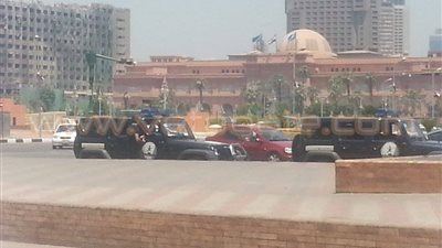 بالصور.. تكثيف أمني وسيولة مرورية بـ«التحرير»