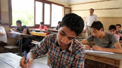 طلاب «الإعدادية» بالأقصر: امتحان الهندسة جاء فوق مستوى المتفوقين