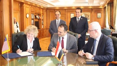 وزير التعليم العالي يشهد توقيع خطاب نوايا مع جامعة كينت الأمريكية