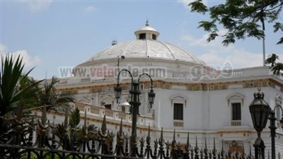 العاملون بـ