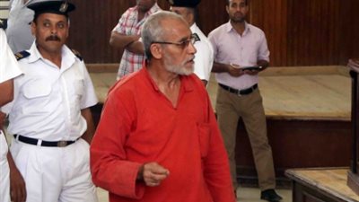 تأجيل محاكمة بديع وقيادات الإرهابية بـ«أحداث الإرشاد» لـ١٥ مايو