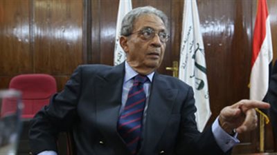 جلسة بين عمرو موسى و