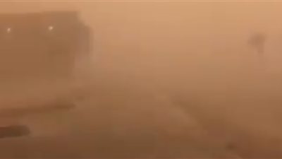 أمطار وثلوج تضرب مناطق بالكويت (فيديو)