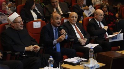 وزير الإنتاج الحربي يطالب بربط «الشأن العام» بإستراتيجية التنمية المستدامة