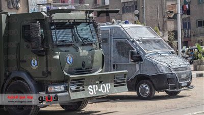 بالفيديو والصور.. حملة أمنية بميدان المطرية لتفتيش السيارات