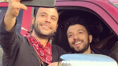 محمد إمام ينشر صورة مع أحمد خالد موسى من كواليس لص بغداد