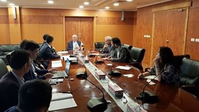 أحمد عبد الرازق يبحث مع وفد شركة «CFLD» تطوير المناطق الصناعية