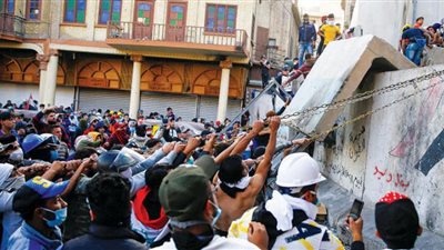 13 قتيلا بالجنوب.. احتدام العصيان المدني في العراق