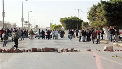 الأمن يعيد فتح طريق الفيوم - القاهرة