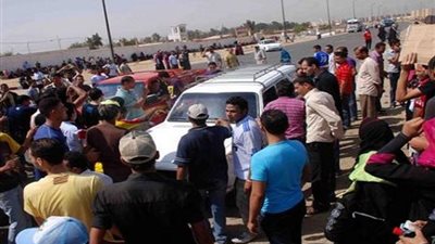 إخوان الشرقية يقطعون الطريق العام بمركز مشتول السوق