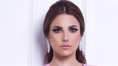 درة تطير إلى فرنسا لحضور فعاليات مهرجان «كان»