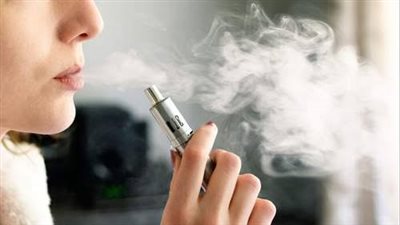 ارتفاع حالات الإصابة في الرئة بسبب التدخين الإلكتروني لـ 2290 في أمريكا