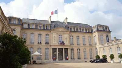 الرئاسة الفرنسية: سنعمل جاهدين لحماية مصالحنا بإيران