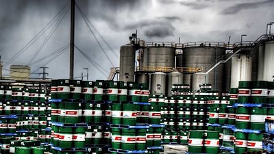 النفط الأمريكي يتجه لتكبد أكبر خسارة شهرية منذ 2008