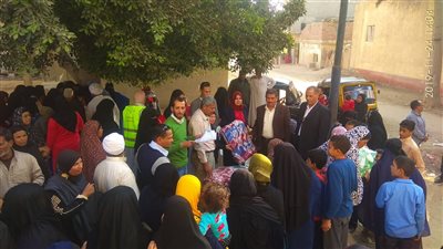 الكشف على 901 حالة بفاعليات مبادرة حياة كريمة بأبوالمطامير بالبحيرة