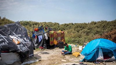 بالصور.. تأسيس «دولة المهاجرين» في أوربا على حدود فرنسا